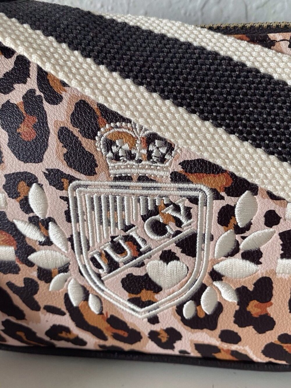 Juicy Couture Juicy Prep School Convertible Wristlet Leopard Cheetah Buff NEW - Picture 2 of 12